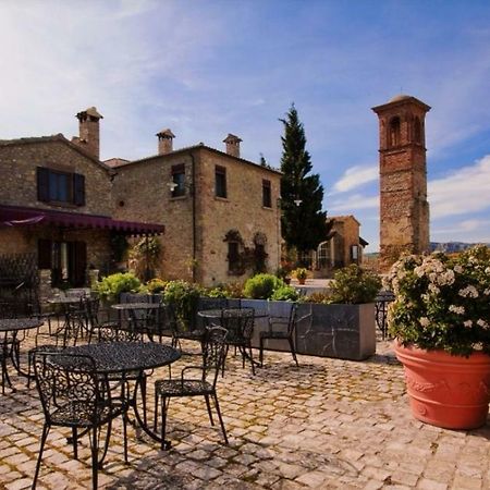 Castello Di Albereto Hotel Trarivi Ngoại thất bức ảnh