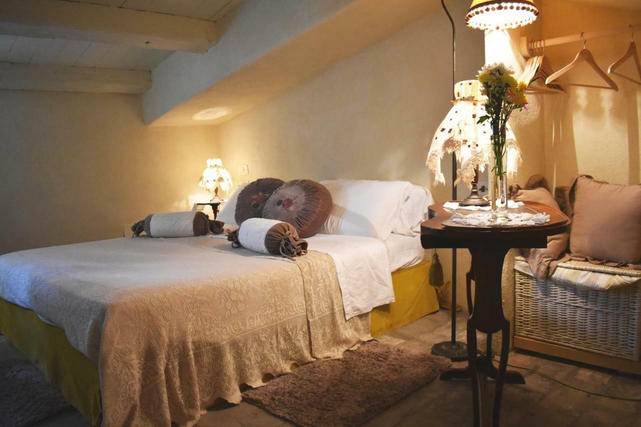 Castello Di Albereto Hotel Trarivi Ngoại thất bức ảnh